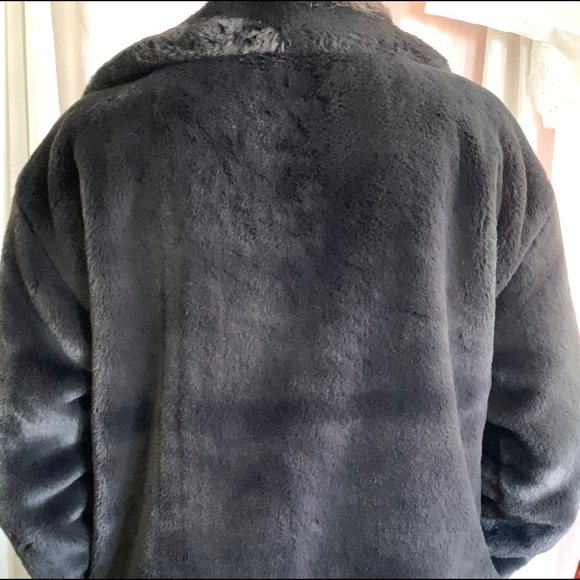 Hollister Cozy soft fuzzy faux fur Bomber Jacket - Picture 3 of 8
